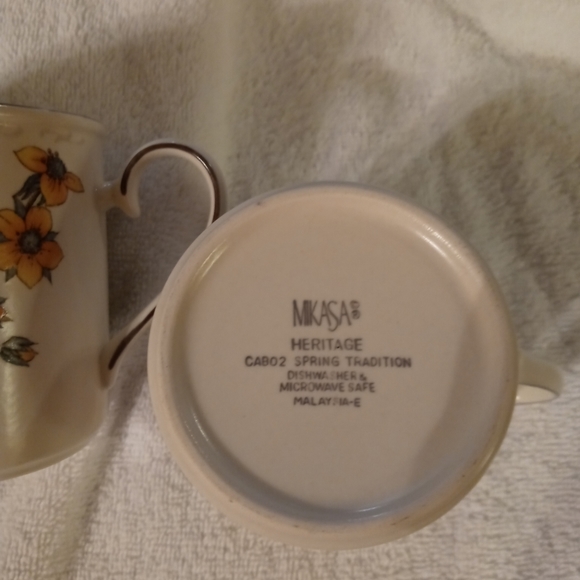 Set of 2 Mikasa coffee cups - Picture 4 of 4